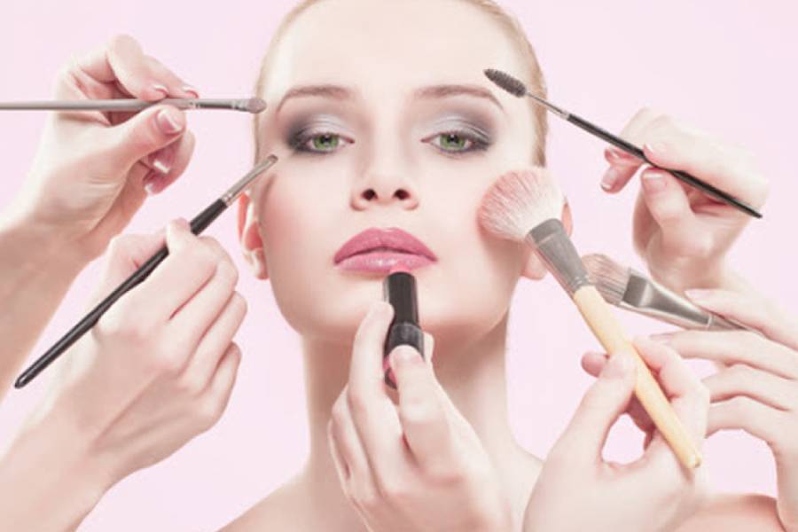 Makeup cũng là cách để cải thiện độ cao của mũi mà không cần dùng đến các phương pháp như nhét giấy