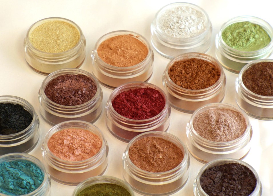 Có thể phân Mineral make up làm nhiều dòng sản phẩm khác nhau