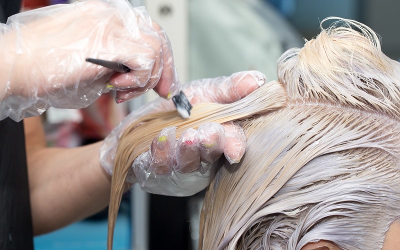 11 Cách giữ nếp tóc uốn cả ngày không cần keo  VITA Clinic