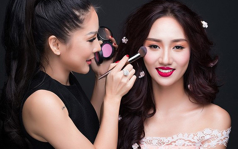 Các chuyên gia nổi tiếng có mức thu nhập nghề makeup cực kỳ cao