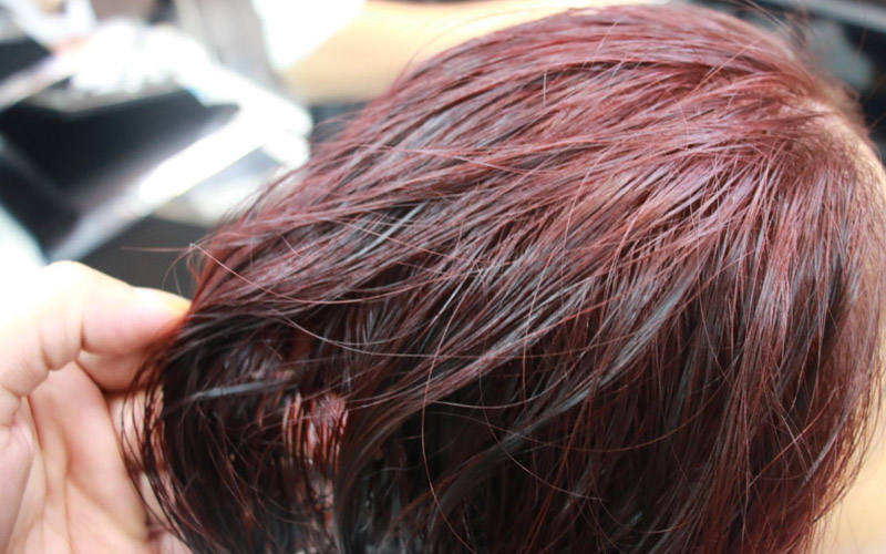 Nhuộm tóc không lên màu có thể là do 4 nguyên nhân này