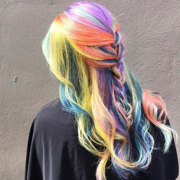 Mái tóc 7 màu pastel mang đến vẻ ngoài nhẹ nhàng nhưng đầy mê hoặc
