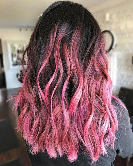 Tóc màu hồng pastel phong cách dip dye mang đến vẻ ngoài ấn tượng cho nàng
